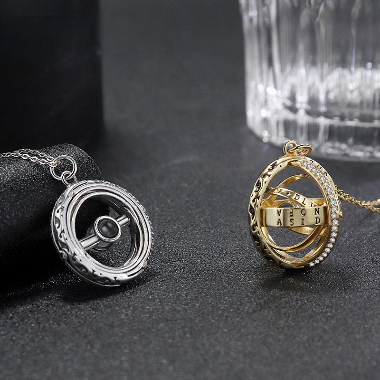 Collana Astronomica AGAPE - Un solo gioiello, cento modi per dire "Ti Amo"